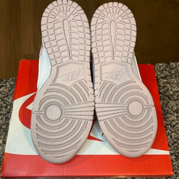 Nike dunks (youth) - Picture 7 of 8